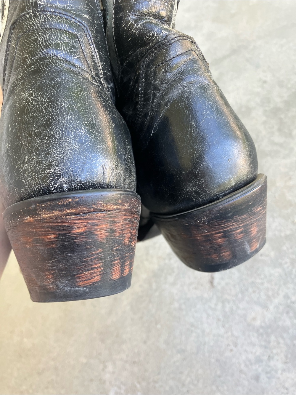 Johnny Ringo Black and Silver Eagle Cowboy Boots, 6.5 - Picture 8 of 11